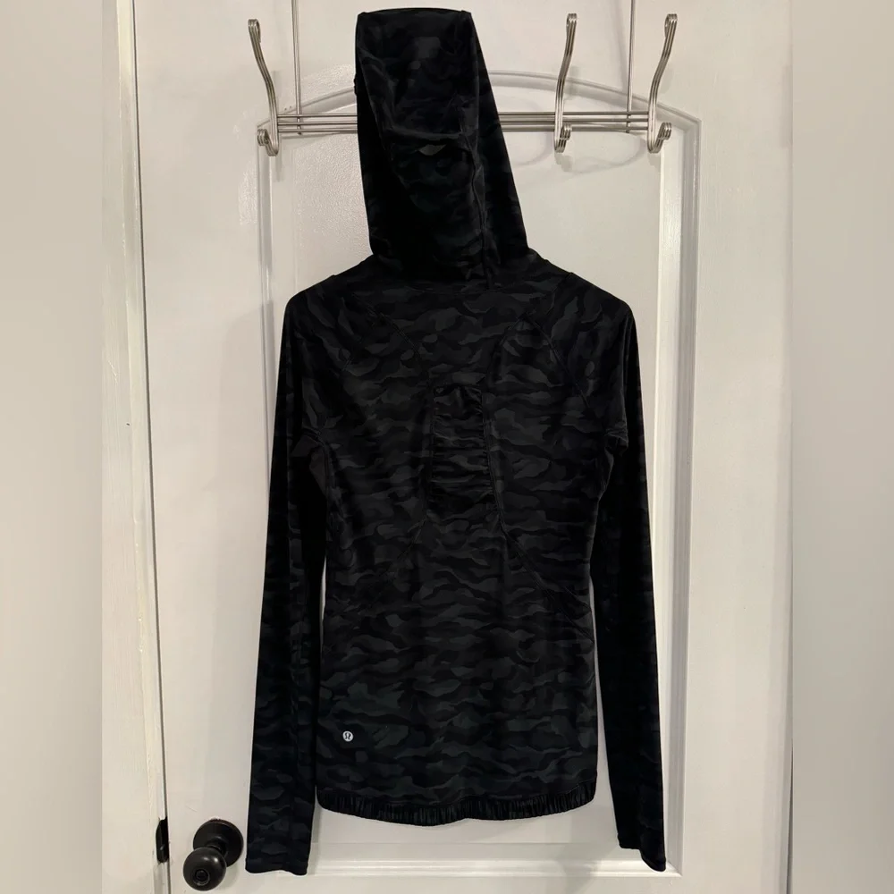 Lululemon Water Bound Hoodie Sequoia Camo Print Deep Coal Black